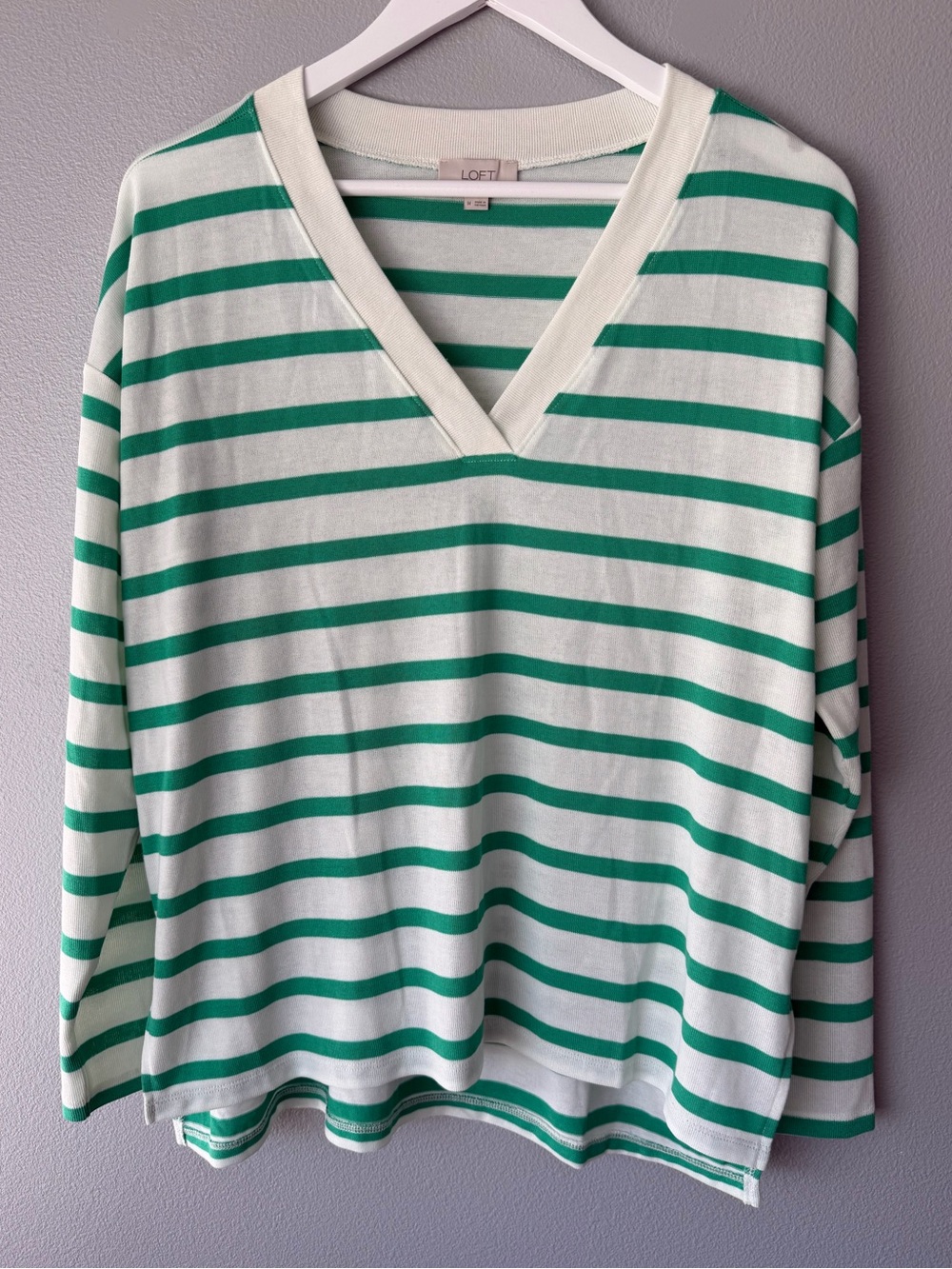 Loft Outlet white green striped boxy long sleeve v-neck top Women’s sz M